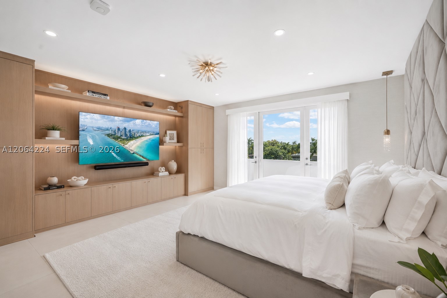 6203 Laguna Path N, Miami Beach FL 33141