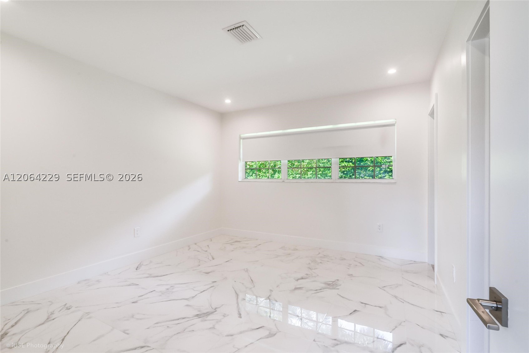 52 Camden Dr, Bal Harbour FL 33154