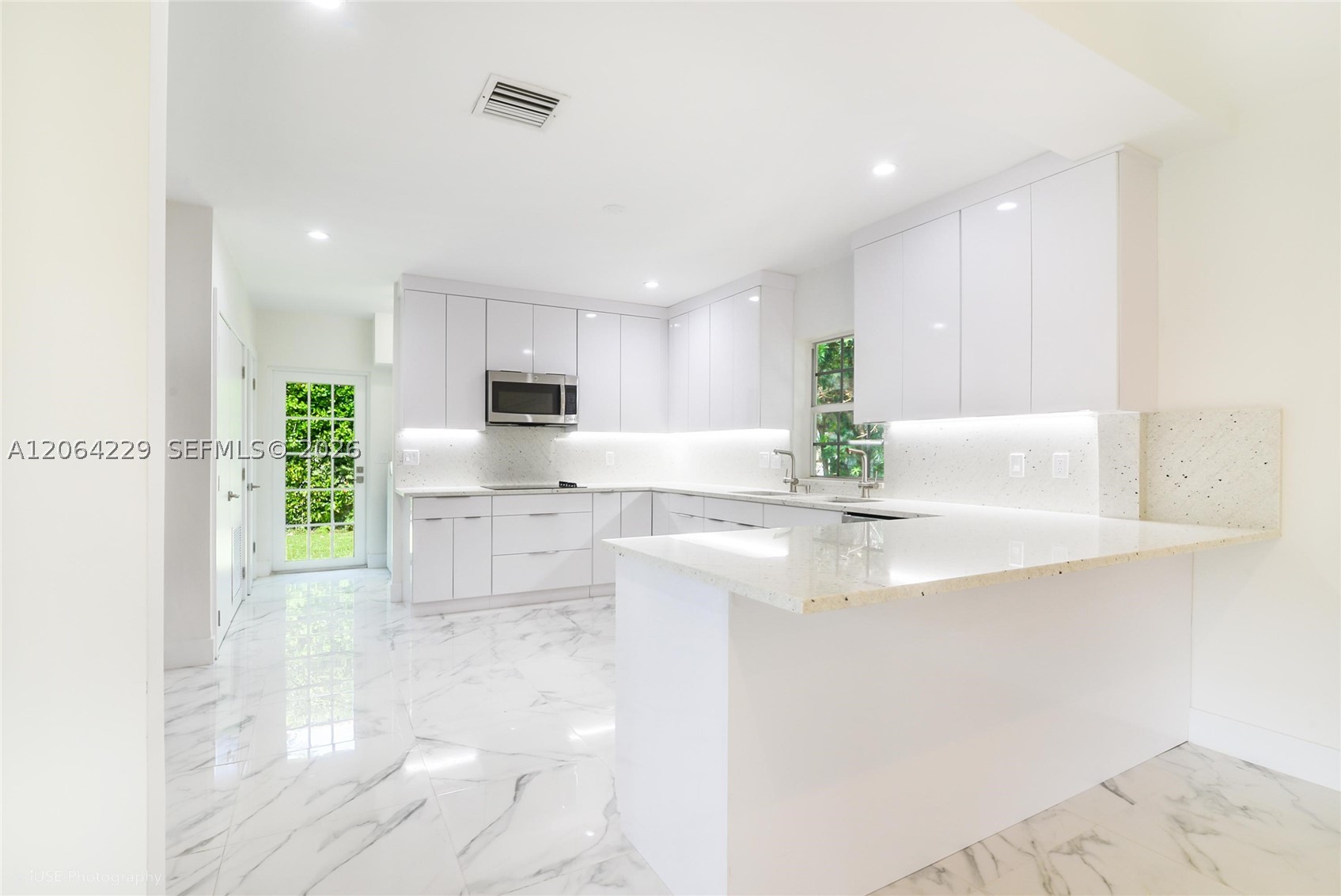 52 Camden Dr, Bal Harbour FL 33154