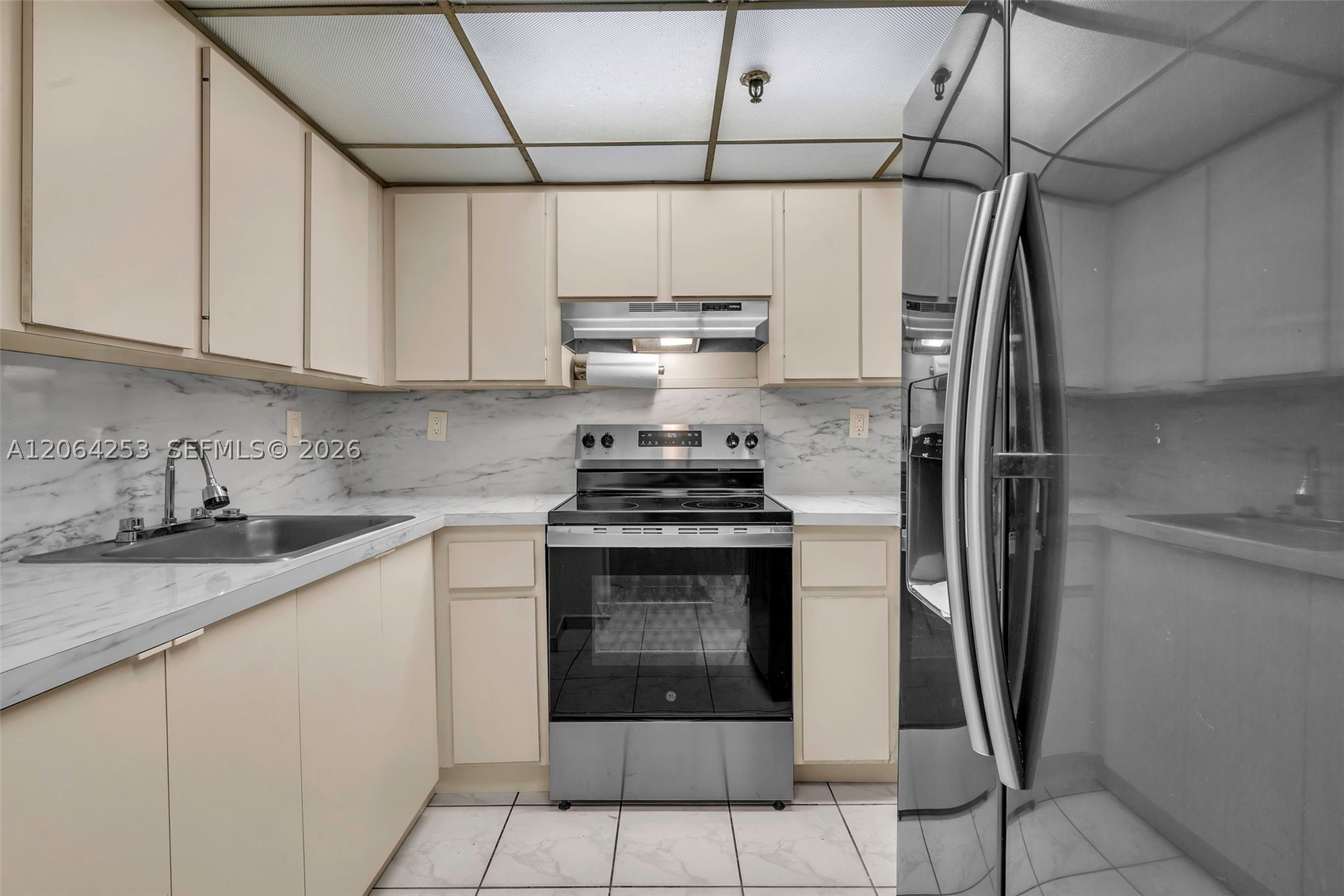 5249 NW 7th St #416, Miami FL 33126