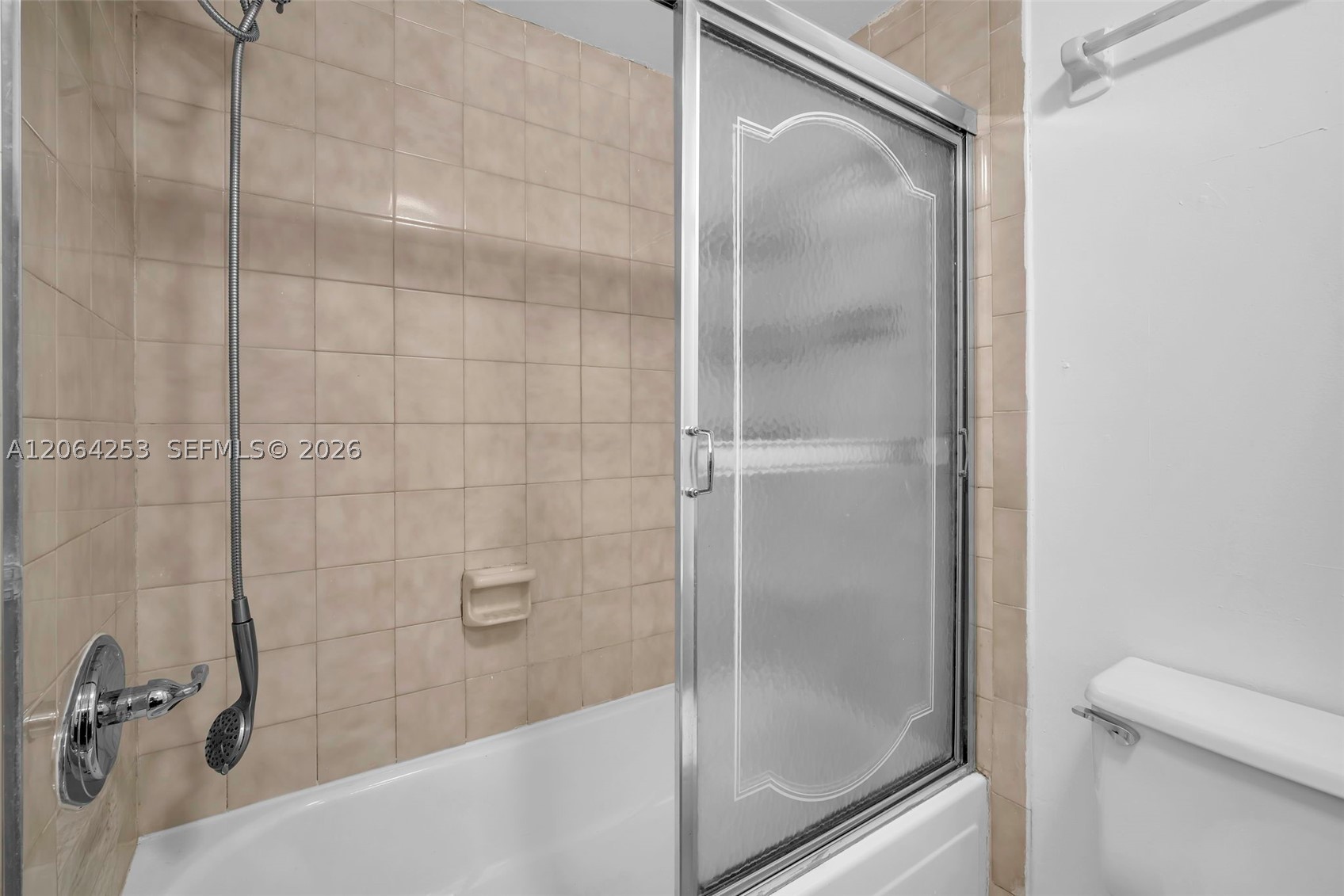 5249 NW 7th St #416, Miami FL 33126