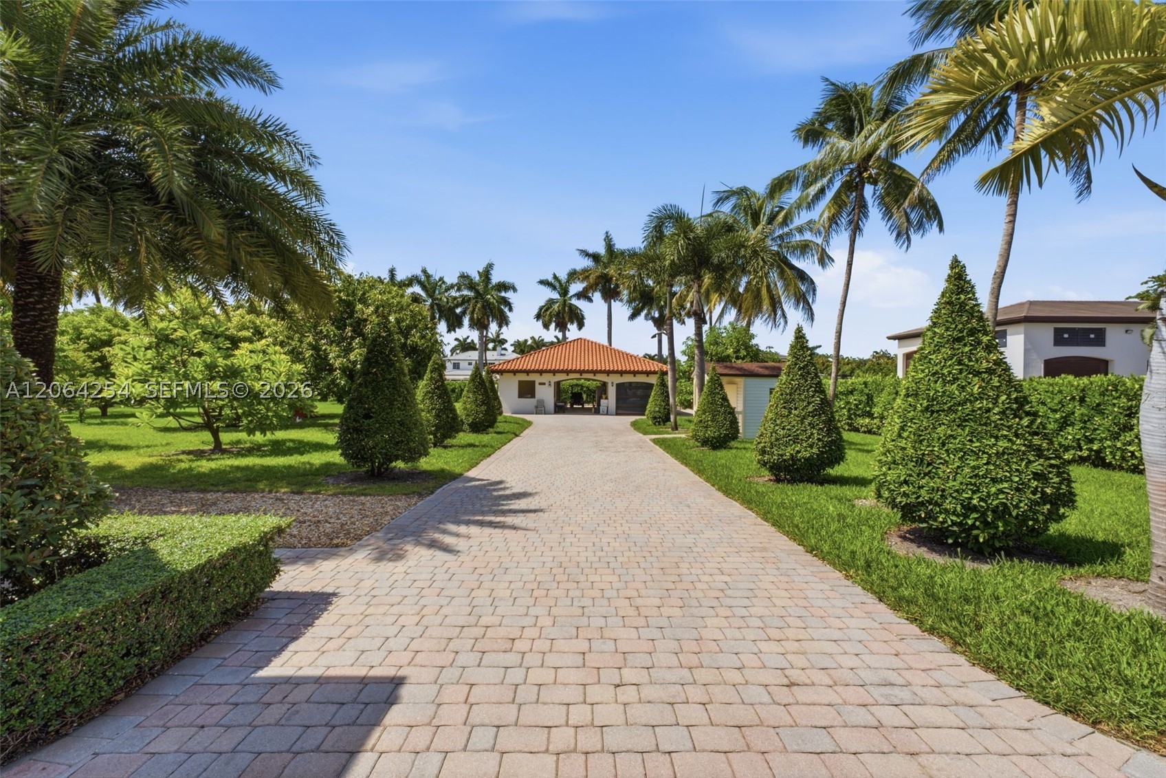 10181 NW 131st St, Hialeah Gardens FL 33018
