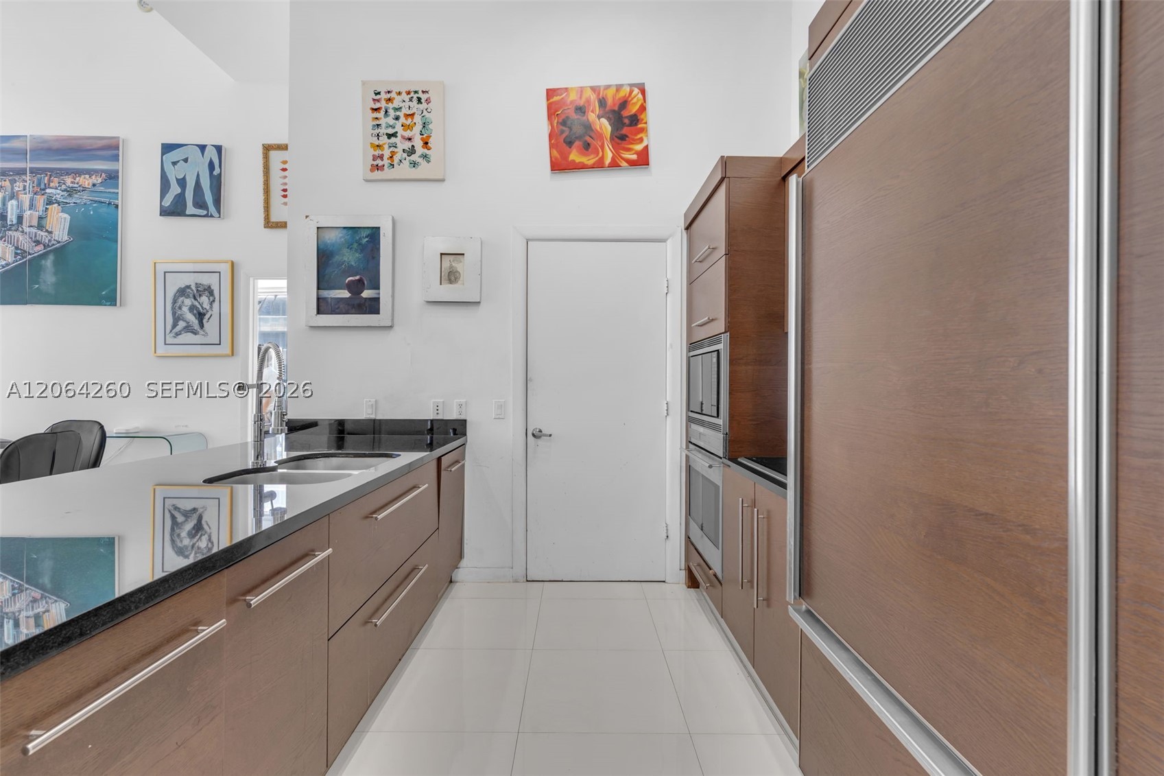 475 Brickell Ave #2813, Miami FL 33131
