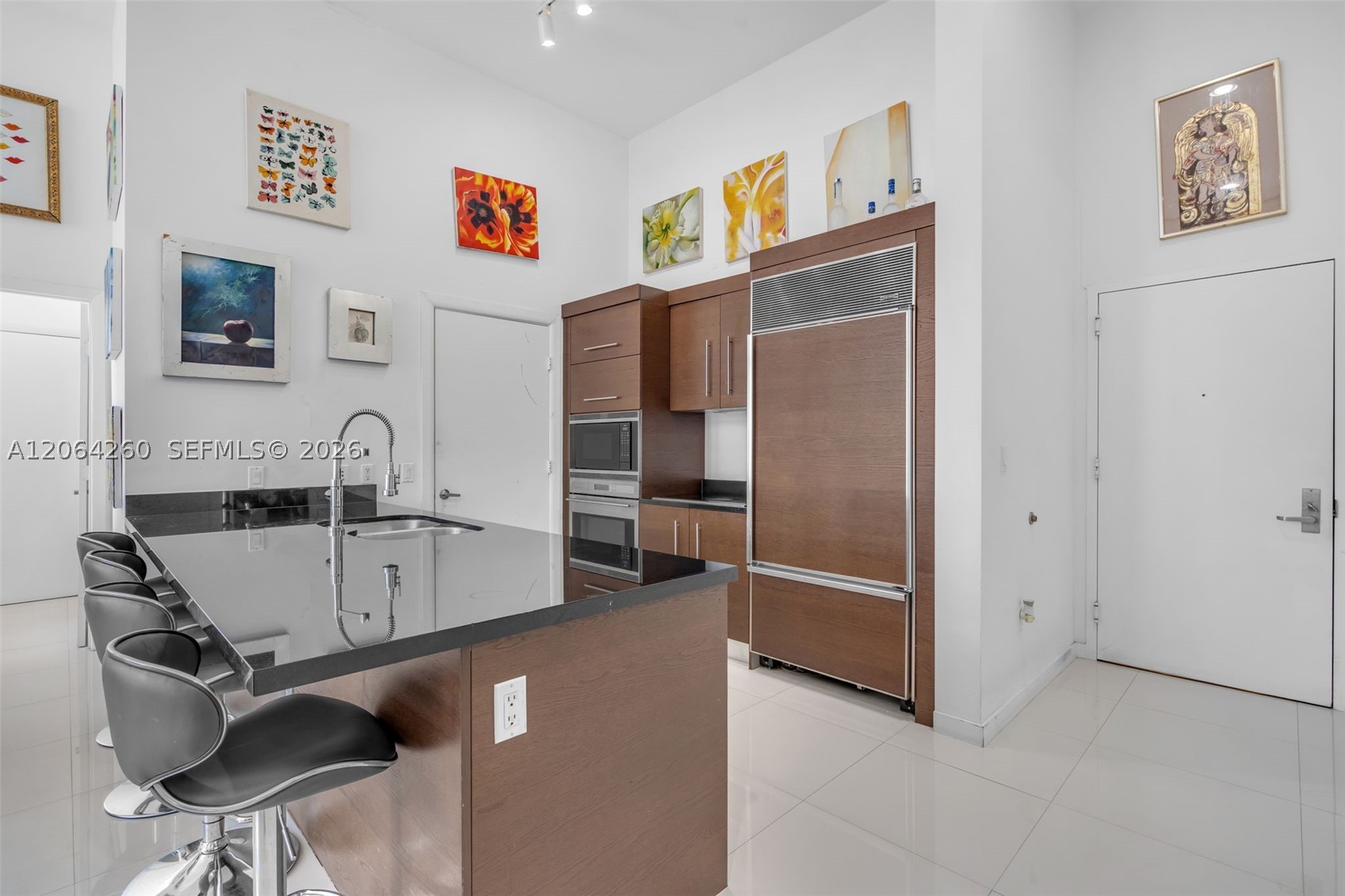 475 Brickell Ave #2813, Miami FL 33131