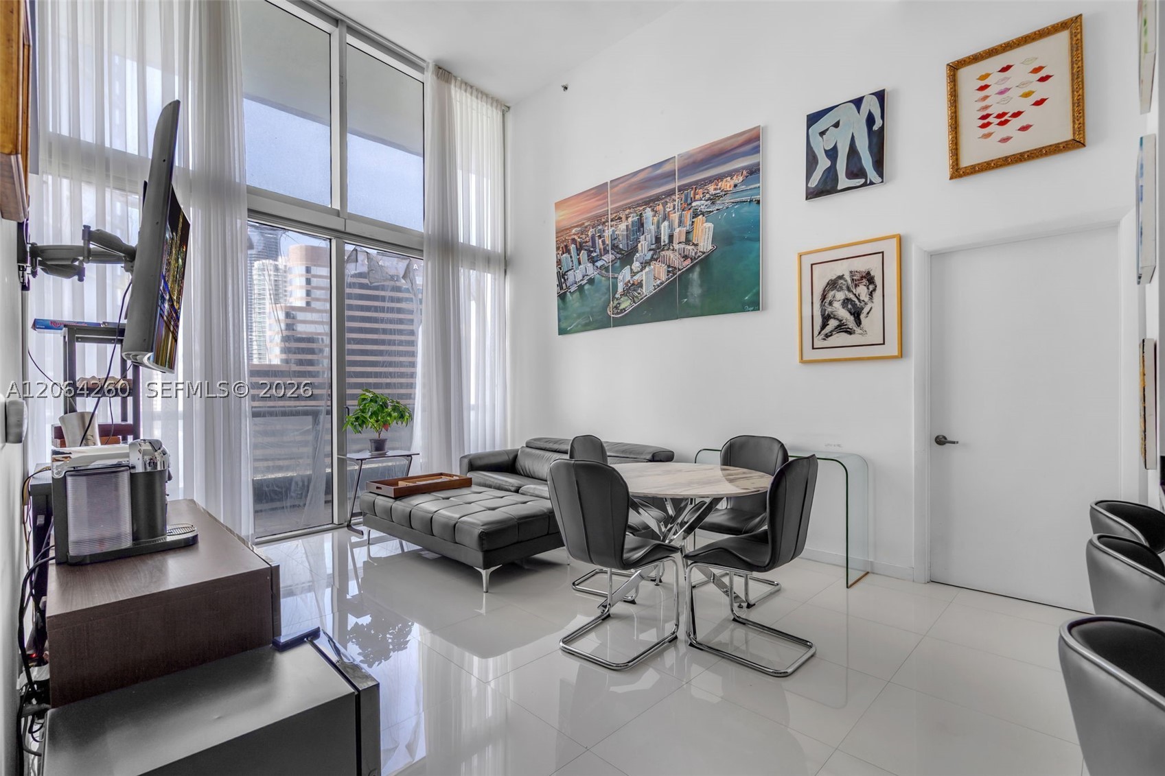475 Brickell Ave #2813, Miami FL 33131