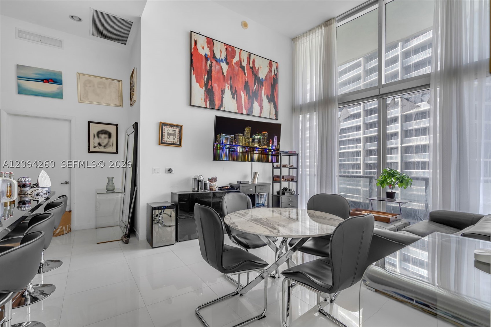 475 Brickell Ave #2813, Miami FL 33131