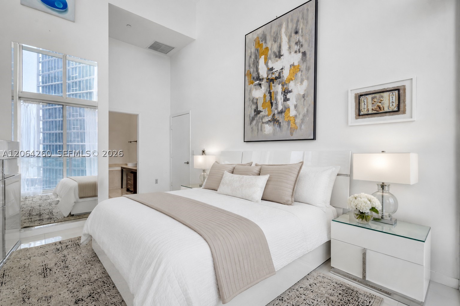 475 Brickell Ave #2813, Miami FL 33131