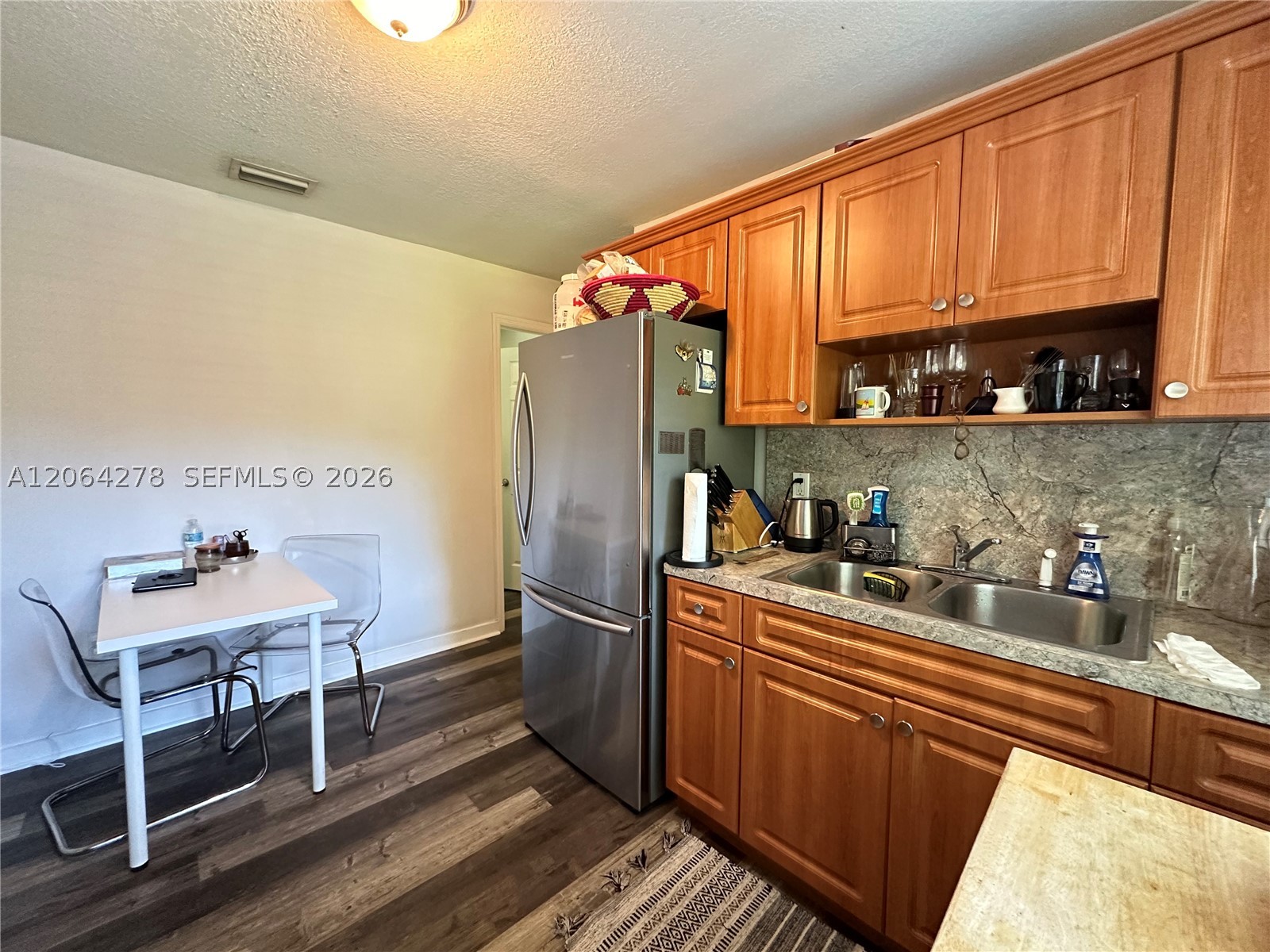 3611 OAK AV, Miami FL 33133