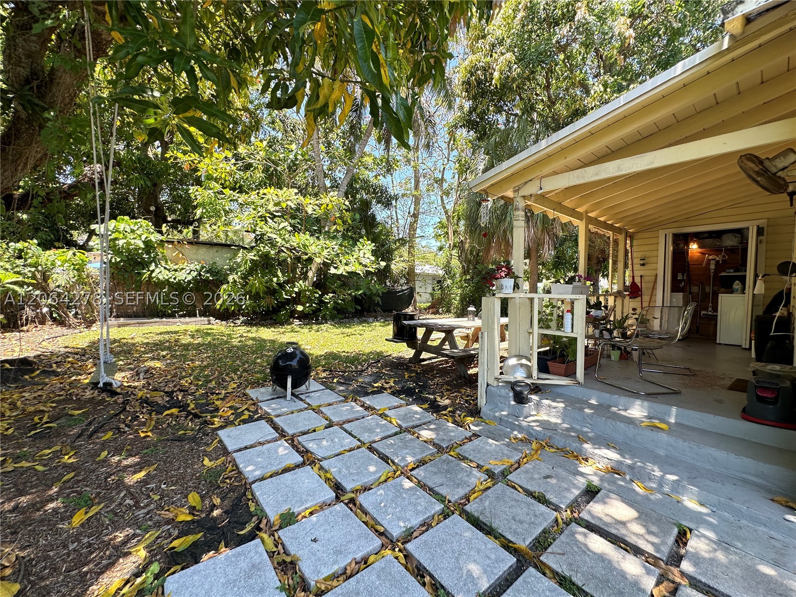 3611 OAK AV, Miami FL 33133