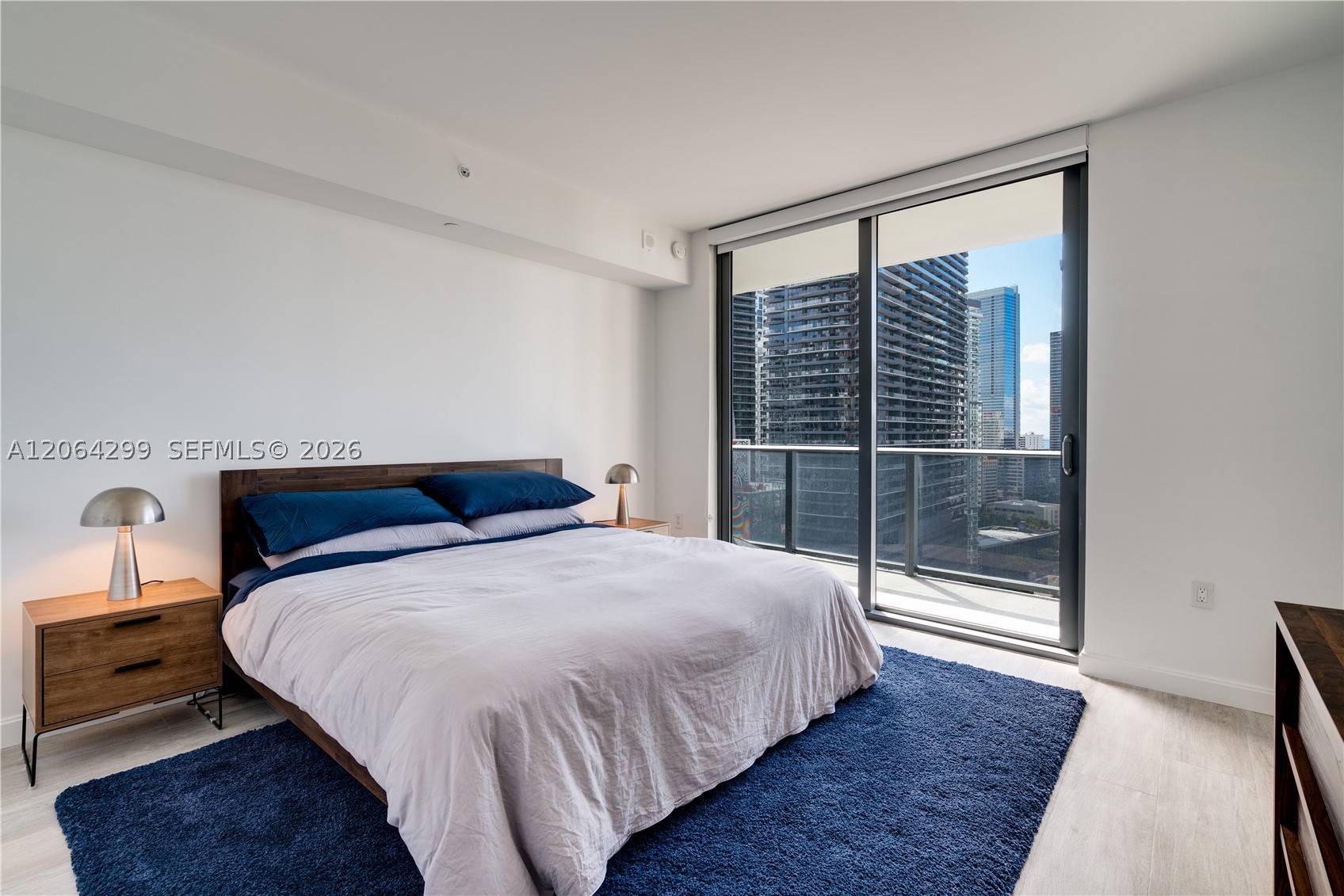 45 SW 9th St #2306, Miami FL 33130