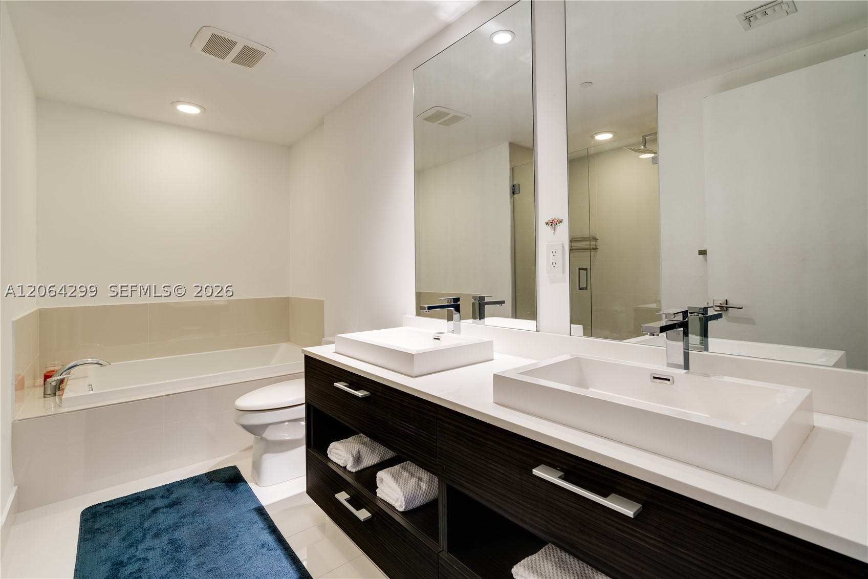 45 SW 9th St #2306, Miami FL 33130