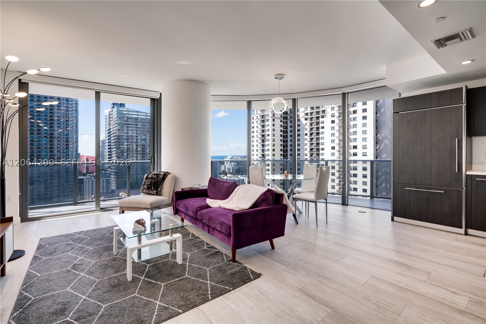 45 SW 9th St #2306, Miami FL 33130
