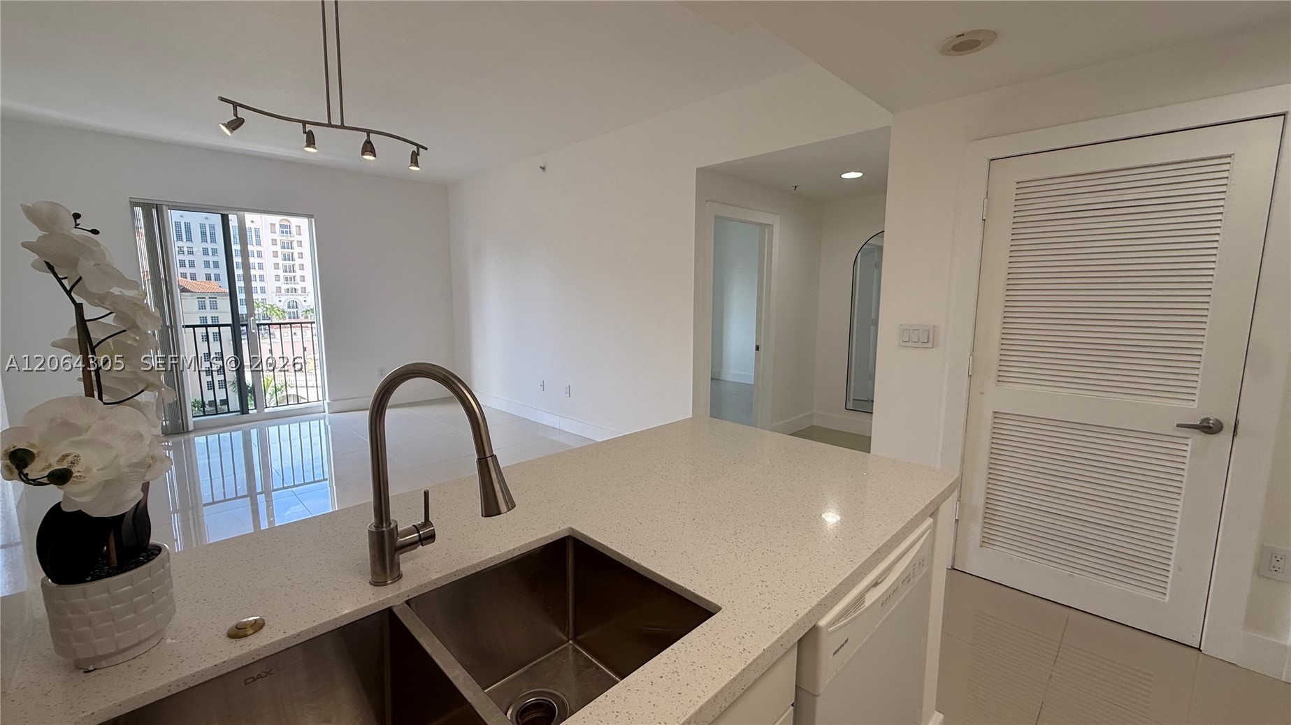 10 Aragon Ave #713, Coral Gables FL 33134