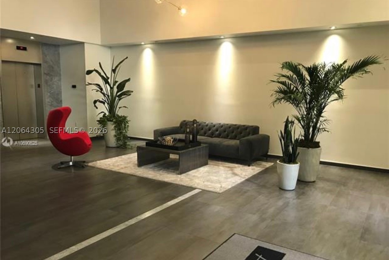 10 Aragon Ave #713, Coral Gables FL 33134