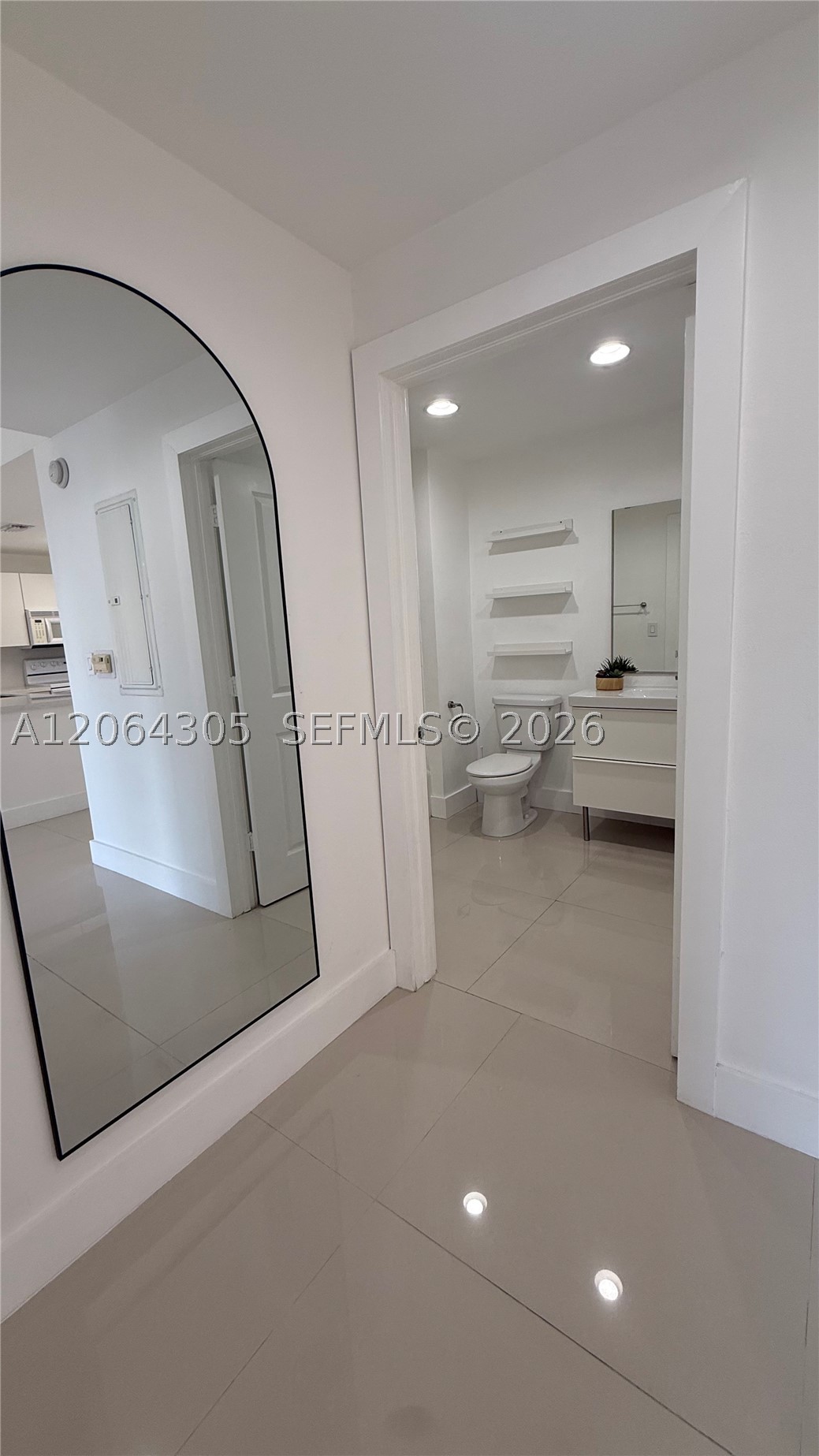 10 Aragon Ave #713, Coral Gables FL 33134