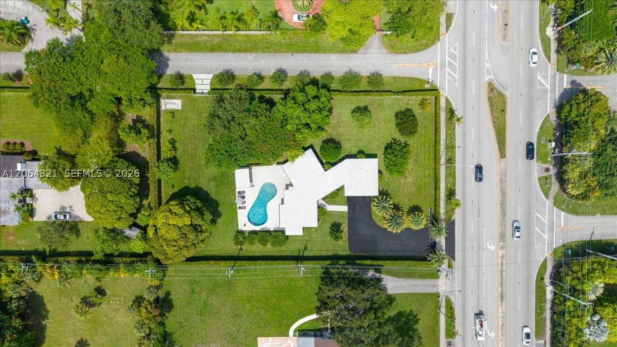 7240 Sunset Dr, Miami FL 33143