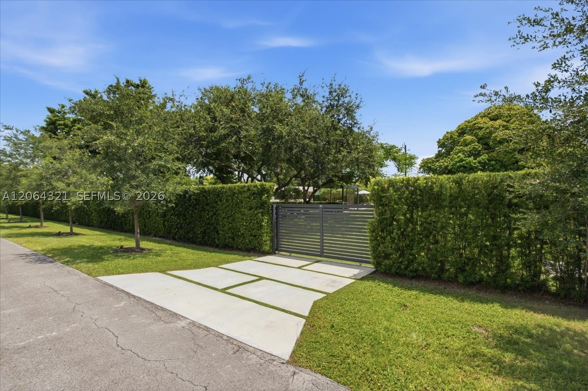 7240 Sunset Dr, Miami FL 33143