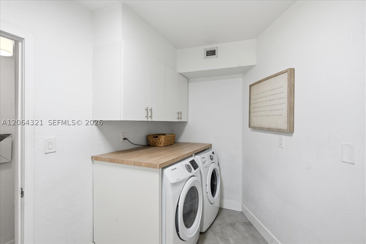 7240 Sunset Dr, Miami FL 33143