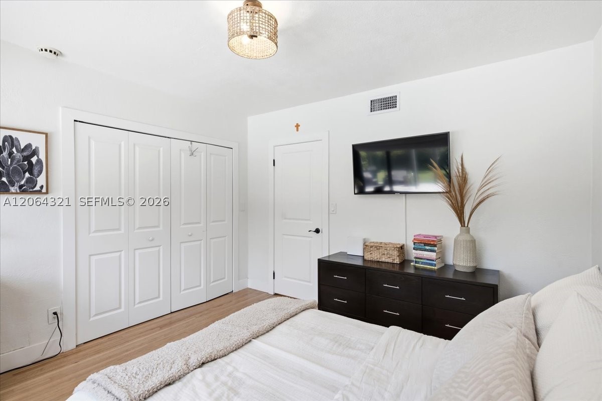 7240 Sunset Dr, Miami FL 33143