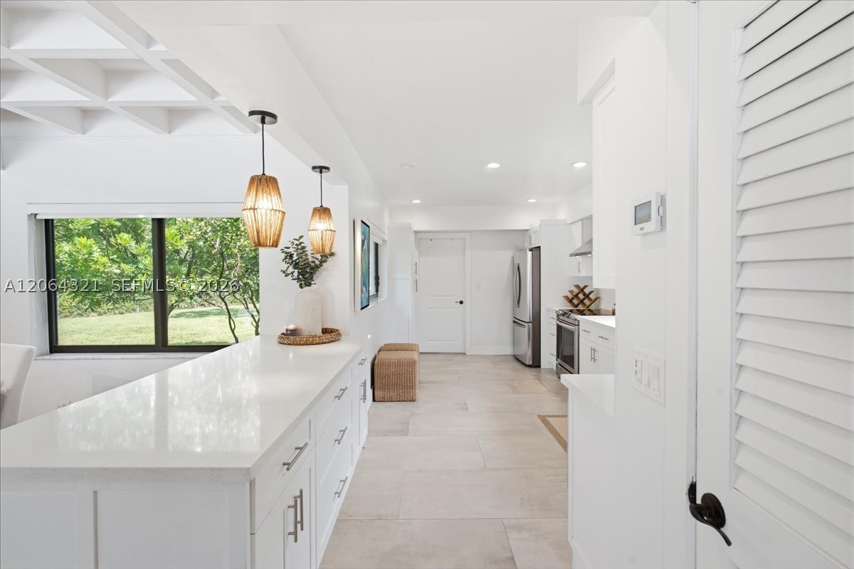 7240 Sunset Dr, Miami FL 33143