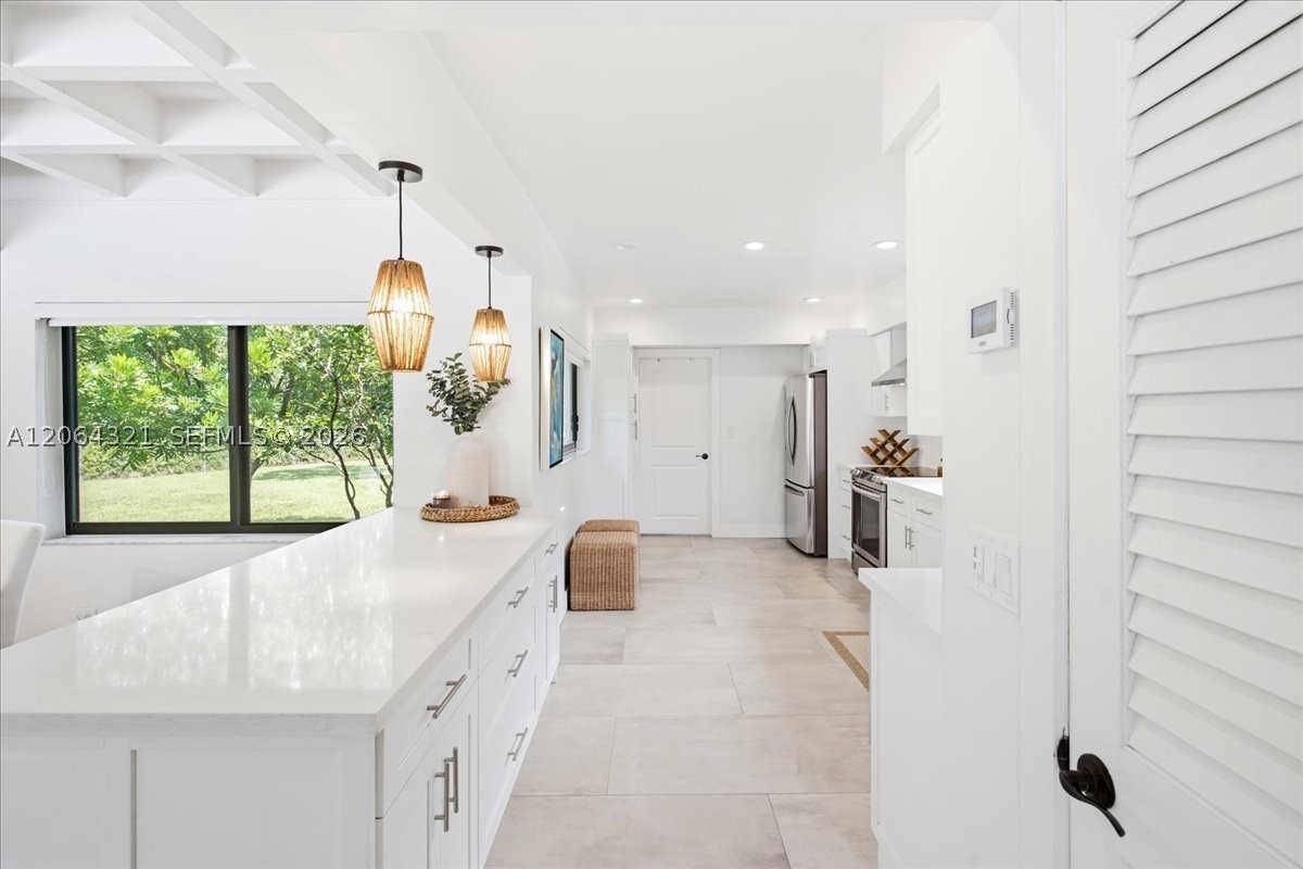 7240 Sunset Dr, Miami FL 33143