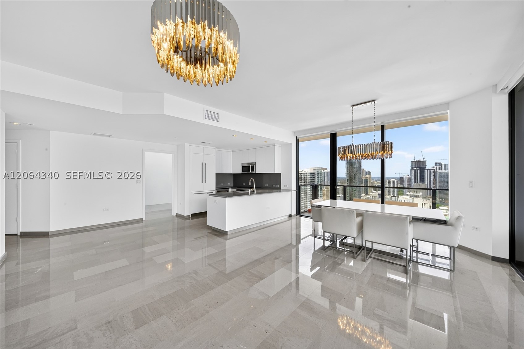 68 SE 6th St #3311, Miami FL 33131