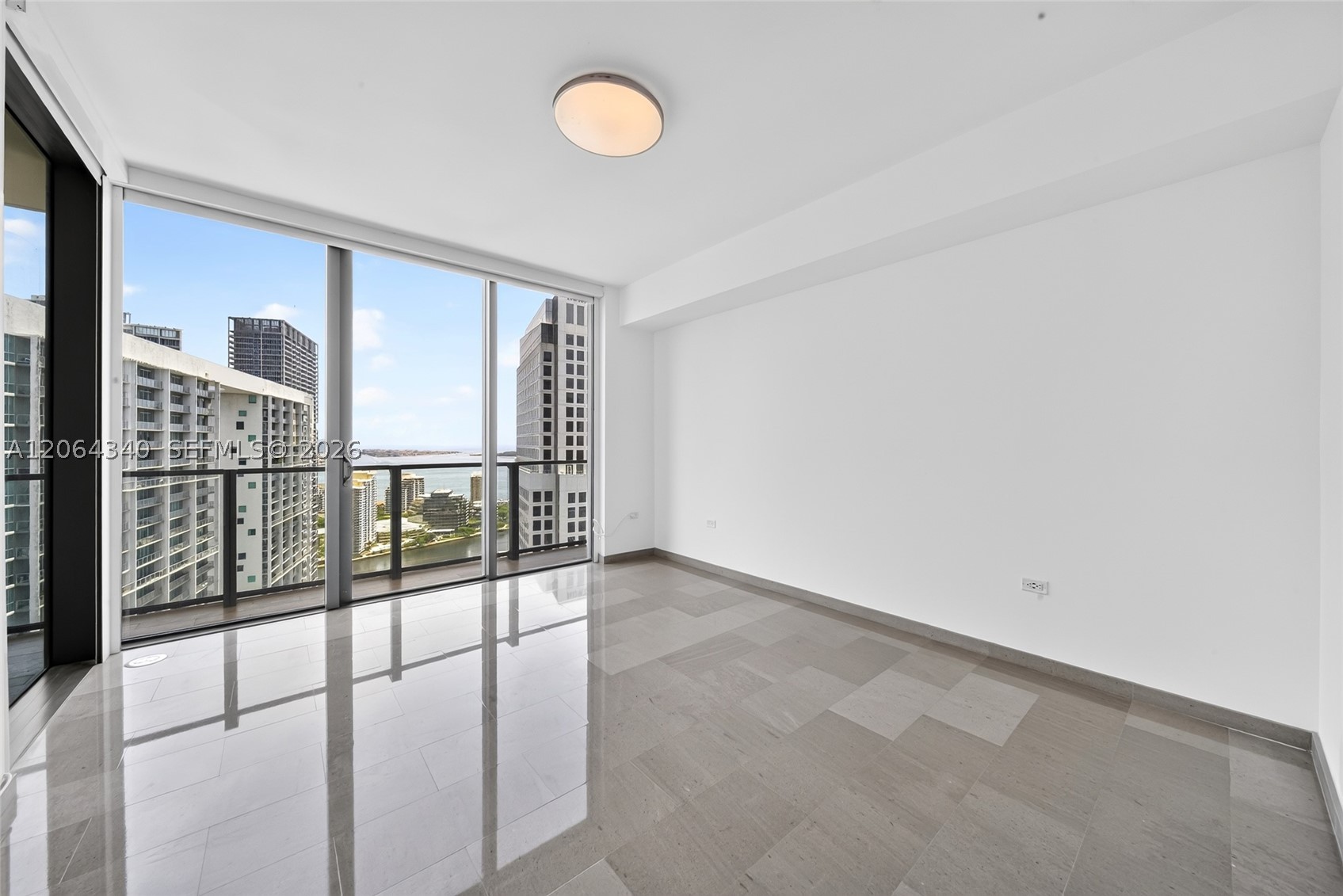 68 SE 6th St #3311, Miami FL 33131