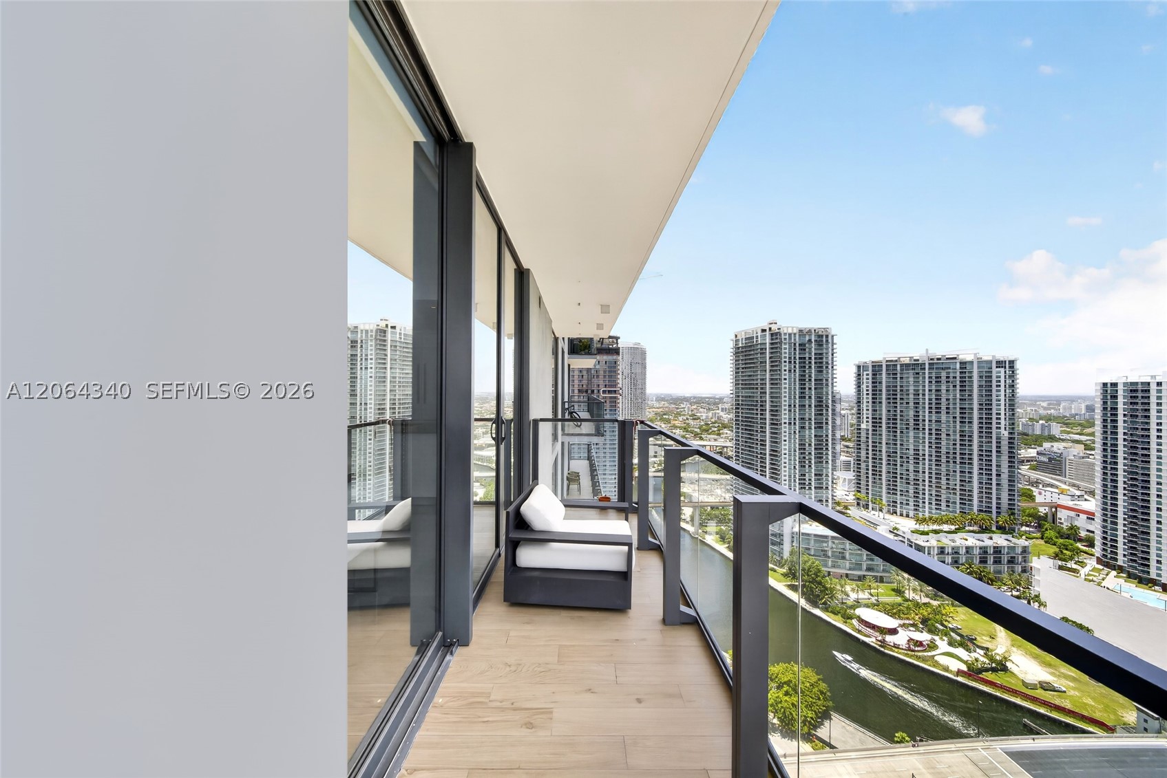 68 SE 6th St #3311, Miami FL 33131