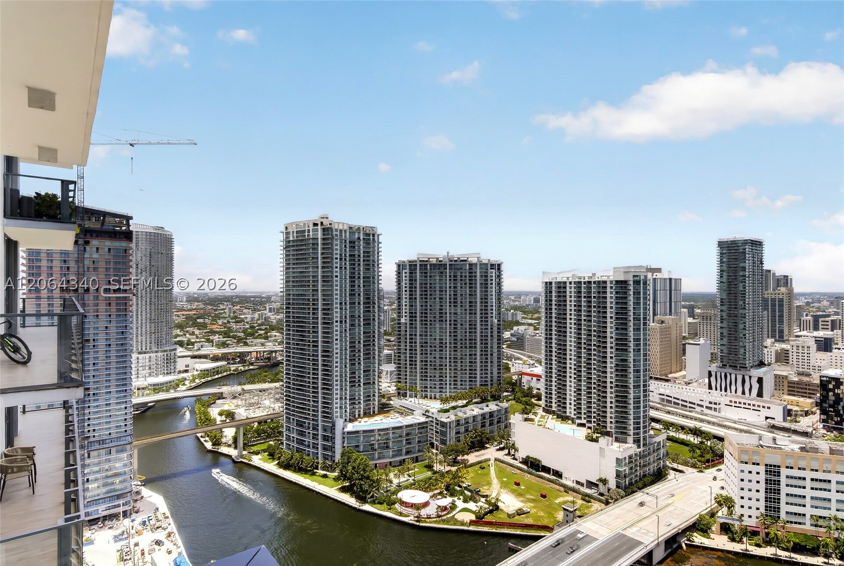 68 SE 6th St #3311, Miami FL 33131
