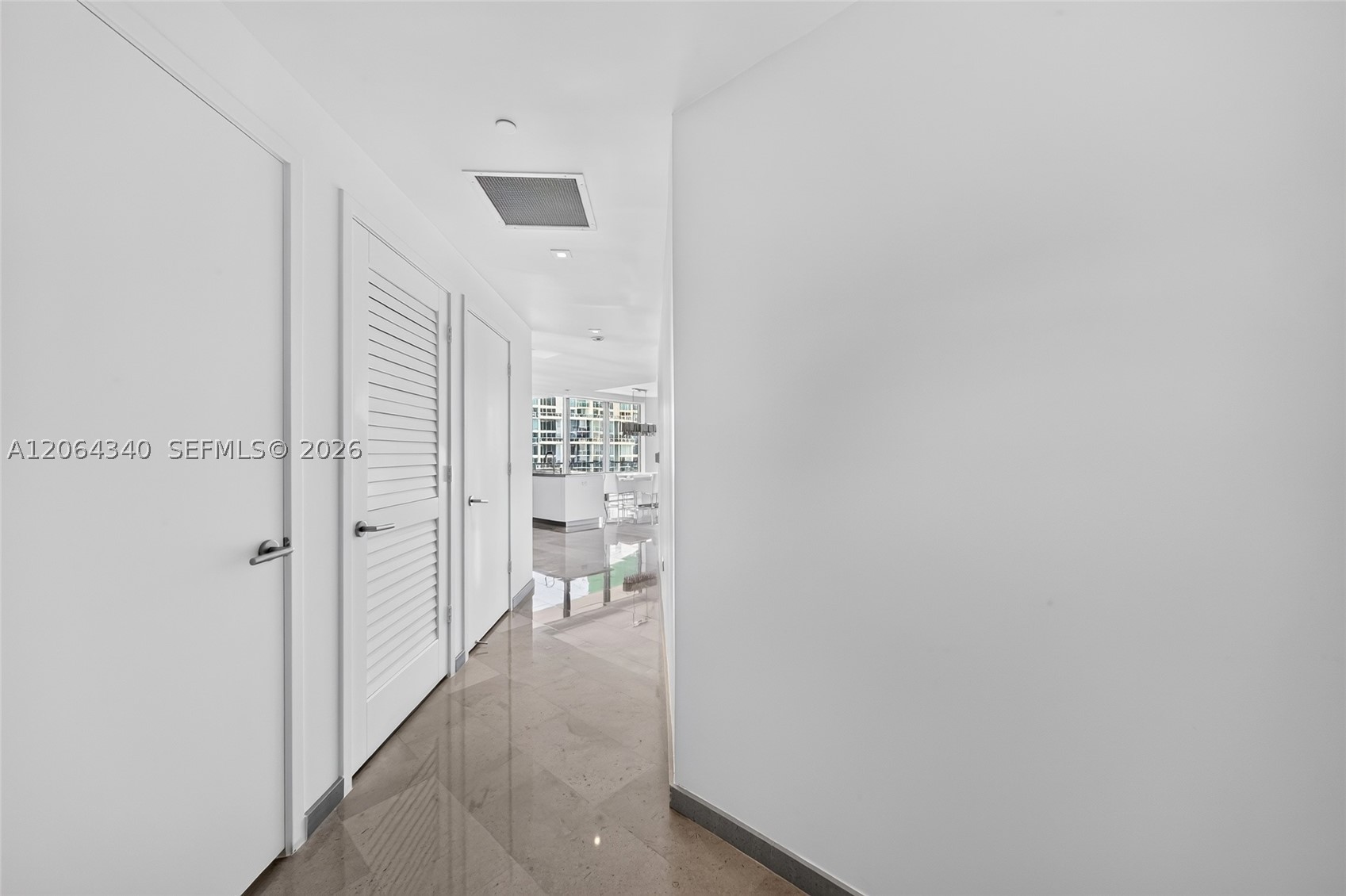 68 SE 6th St #3311, Miami FL 33131
