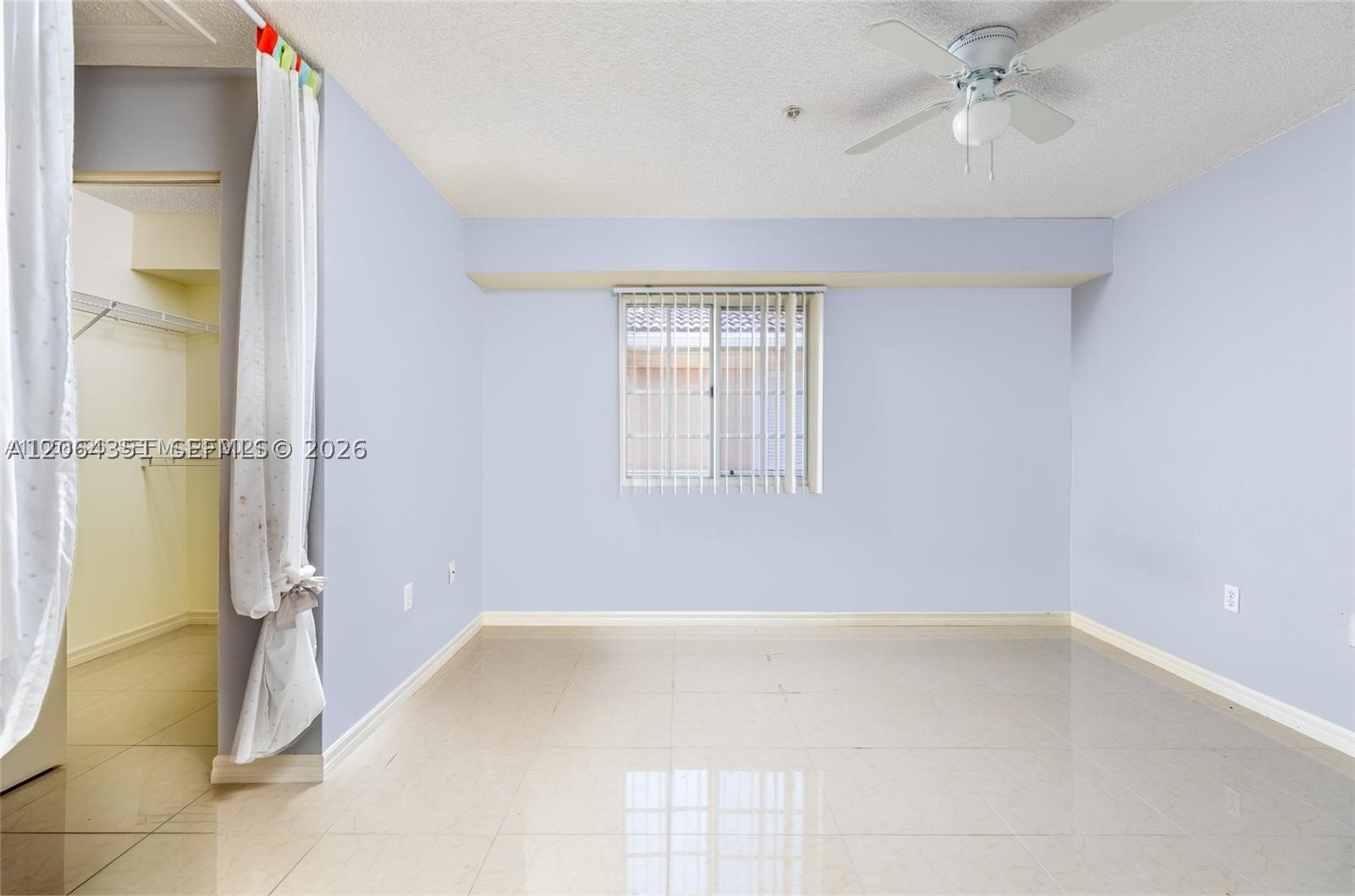 2845 NE 185th St #906, Aventura FL 33180