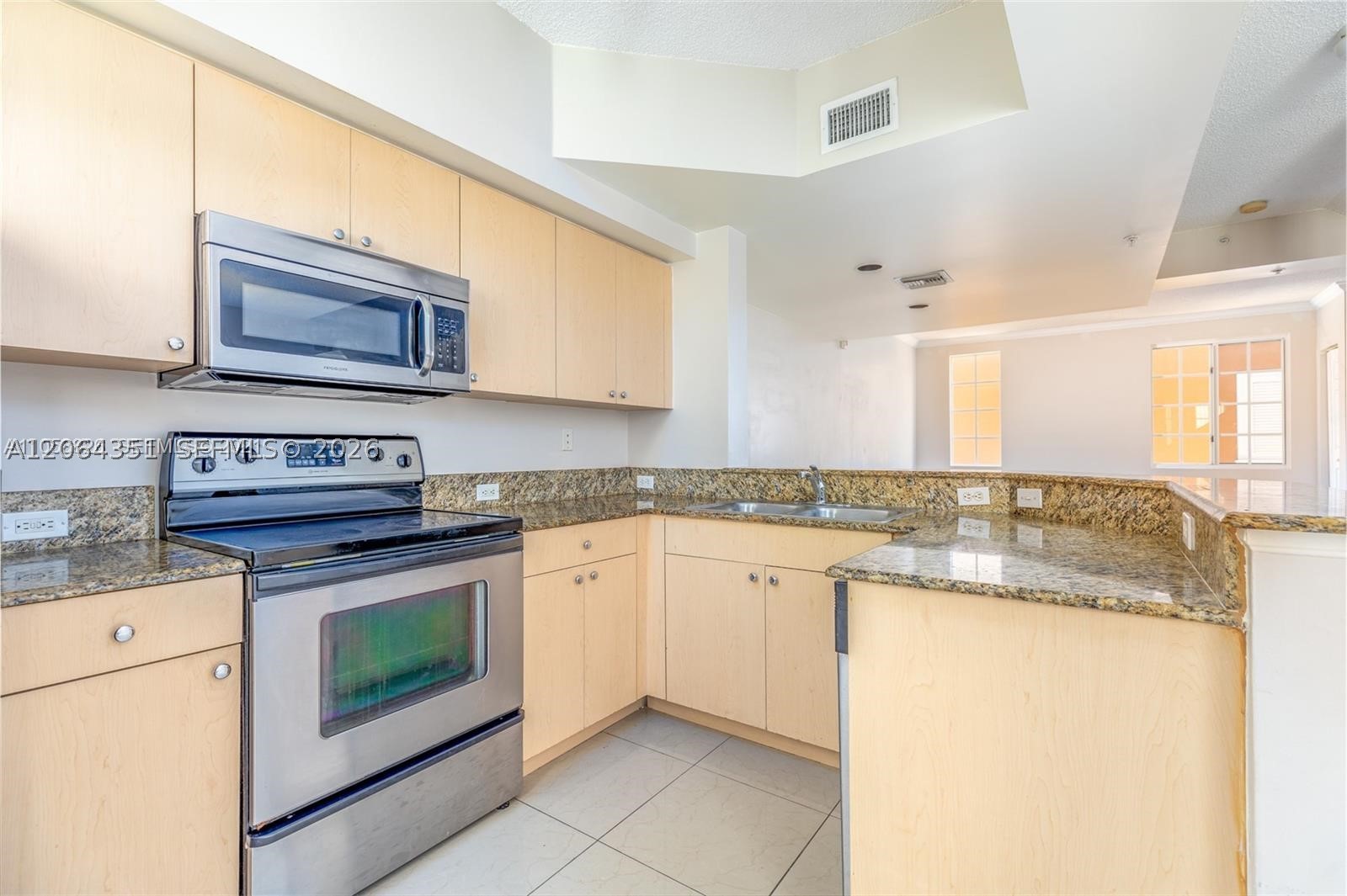 2845 NE 185th St #906, Aventura FL 33180