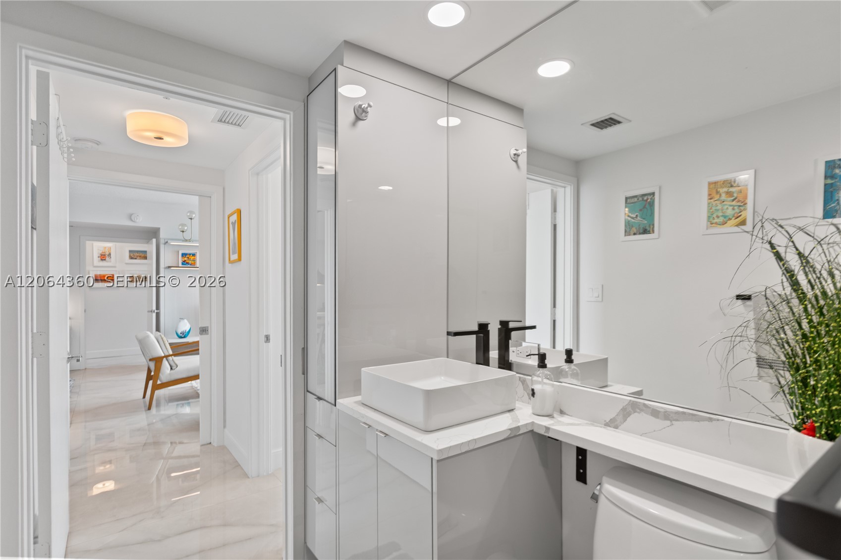 325 S Biscayne Blvd #3421, Miami FL 33131
