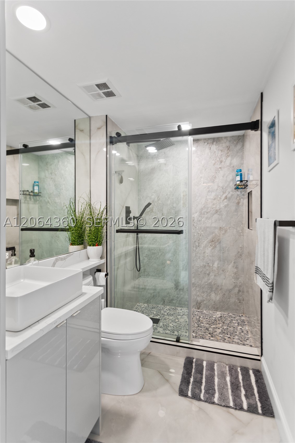 325 S Biscayne Blvd #3421, Miami FL 33131