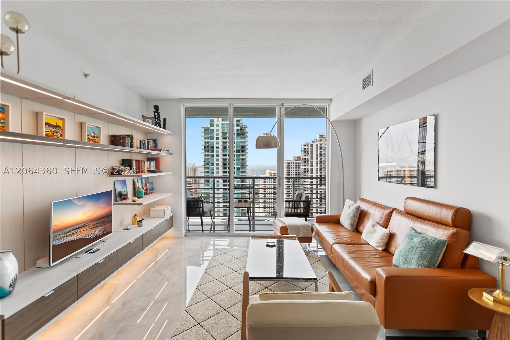 325 S Biscayne Blvd #3421, Miami FL 33131
