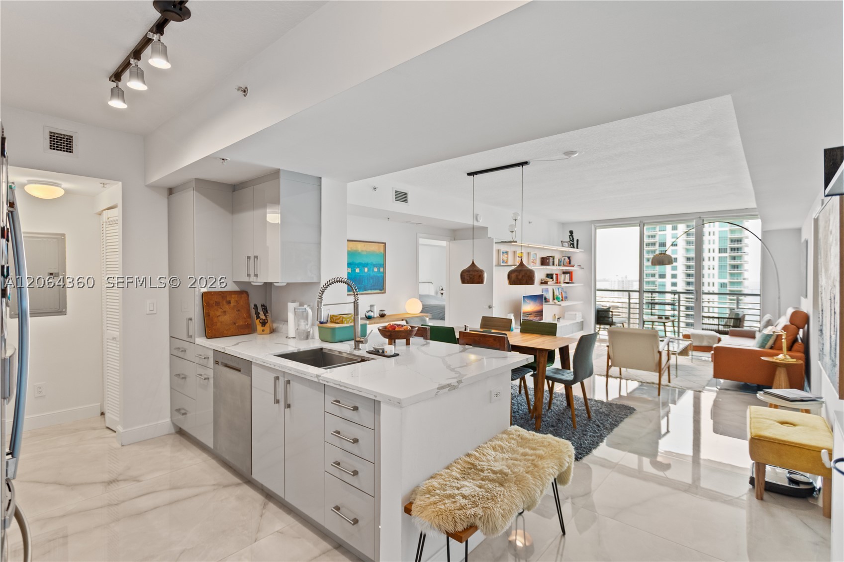 325 S Biscayne Blvd #3421, Miami FL 33131