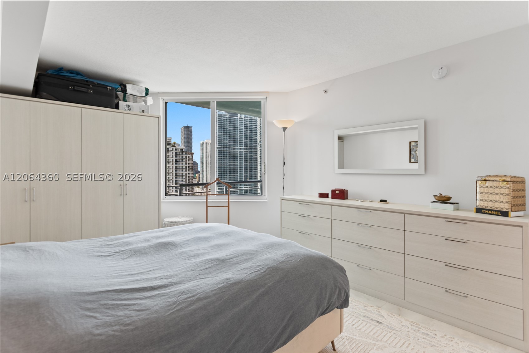 325 S Biscayne Blvd #3421, Miami FL 33131