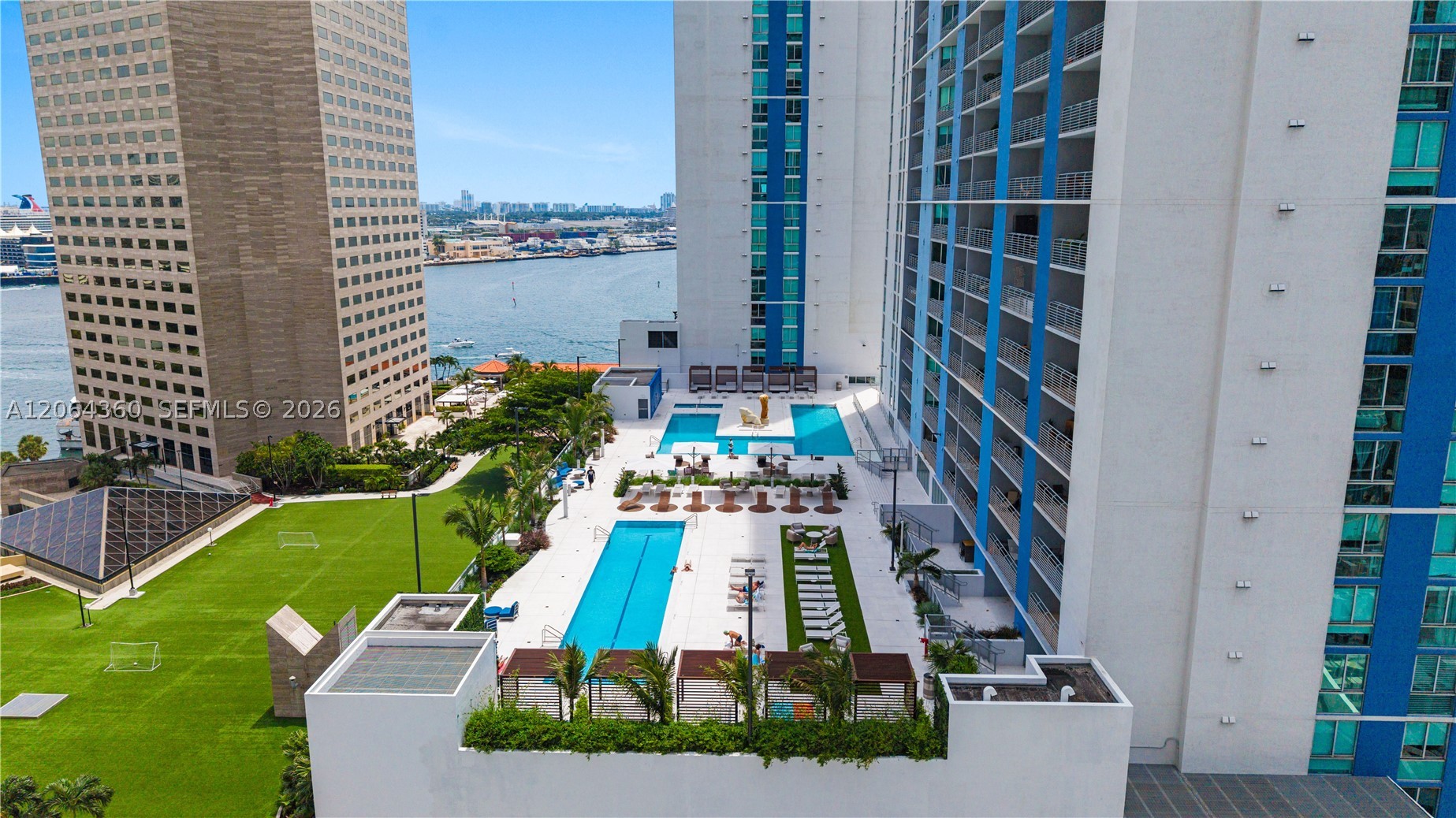 325 S Biscayne Blvd #3421, Miami FL 33131