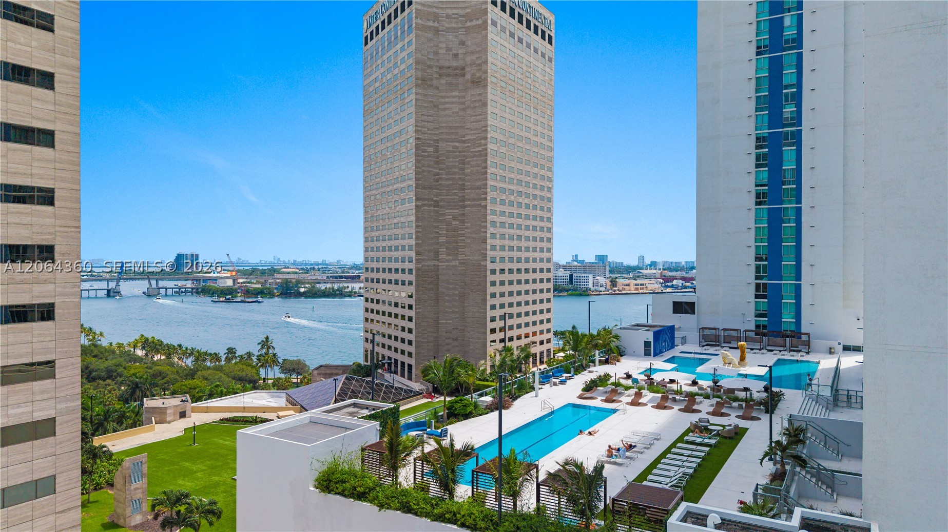 325 S Biscayne Blvd #3421, Miami FL 33131