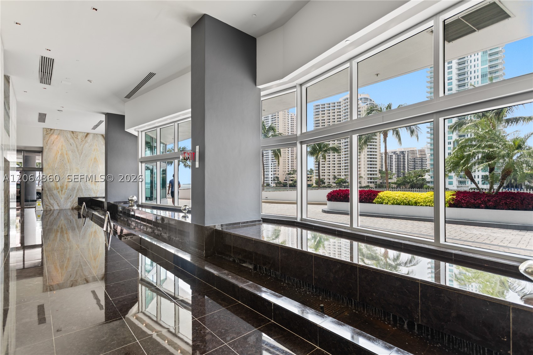 325 S Biscayne Blvd #3421, Miami FL 33131