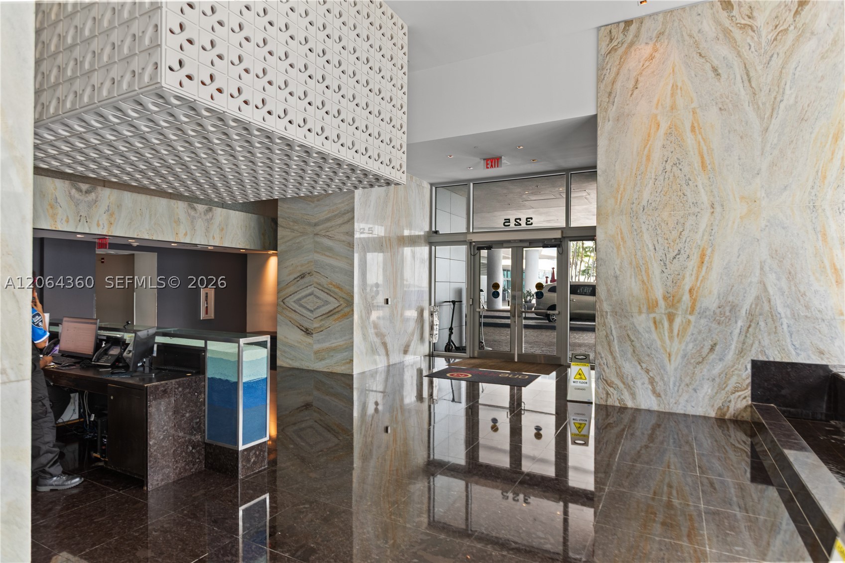 325 S Biscayne Blvd #3421, Miami FL 33131