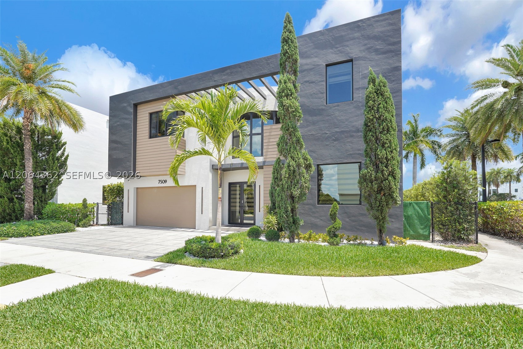 7509 NW 99th Ave, Doral FL 33178