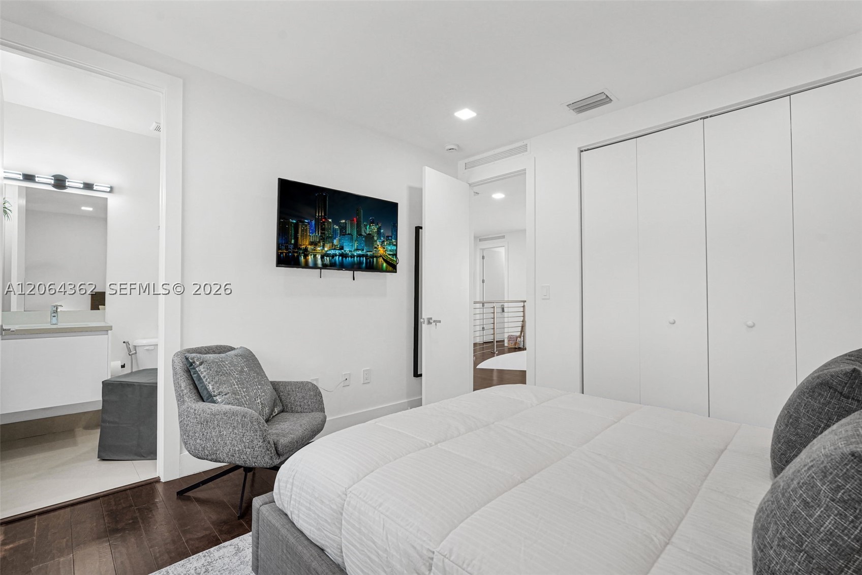 7509 NW 99th Ave, Doral FL 33178