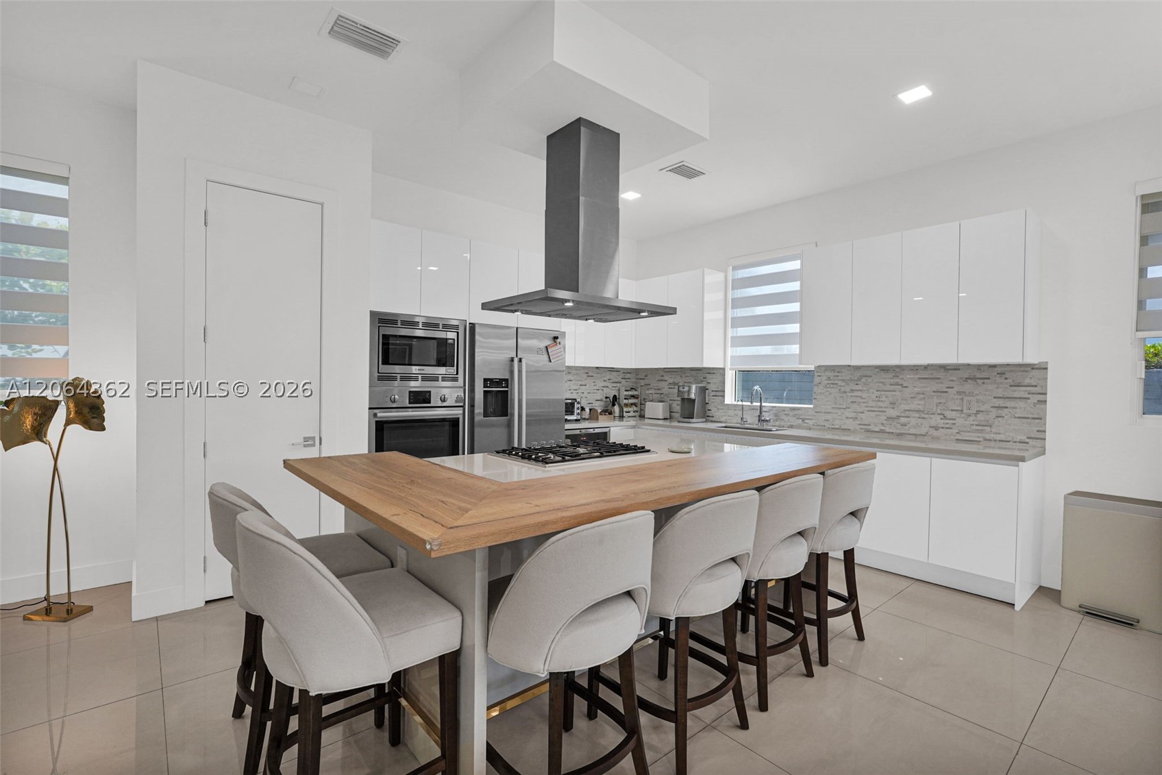 7509 NW 99th Ave, Doral FL 33178