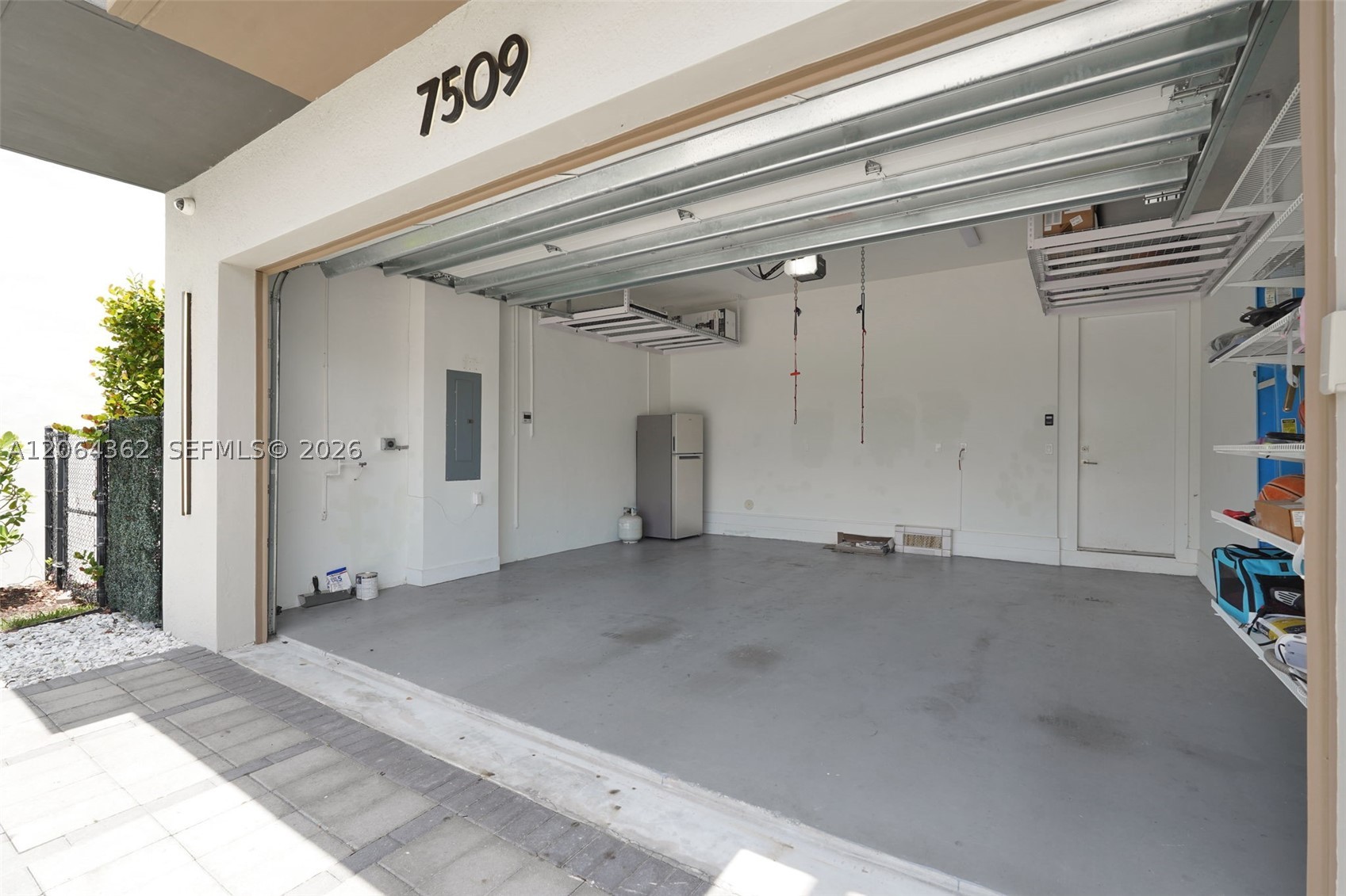 7509 NW 99th Ave, Doral FL 33178