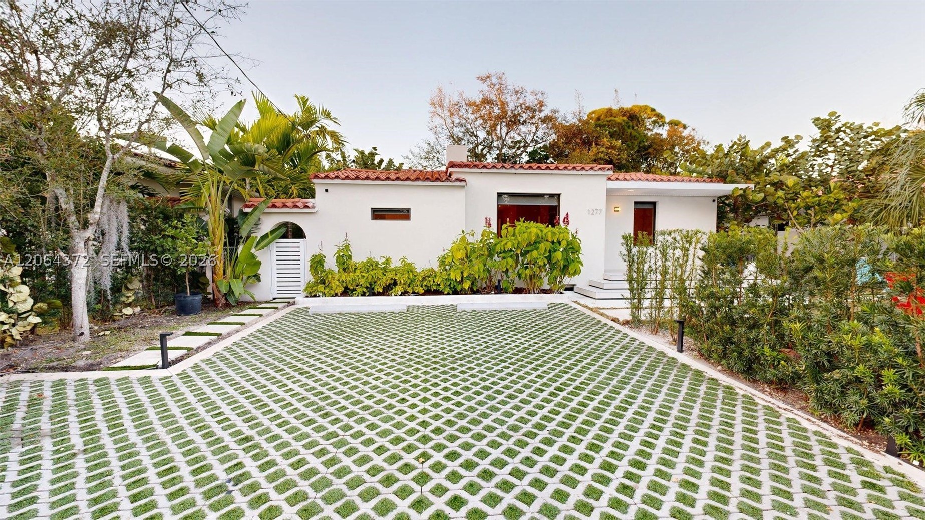 1277 SW 19th St, Miami FL 33145