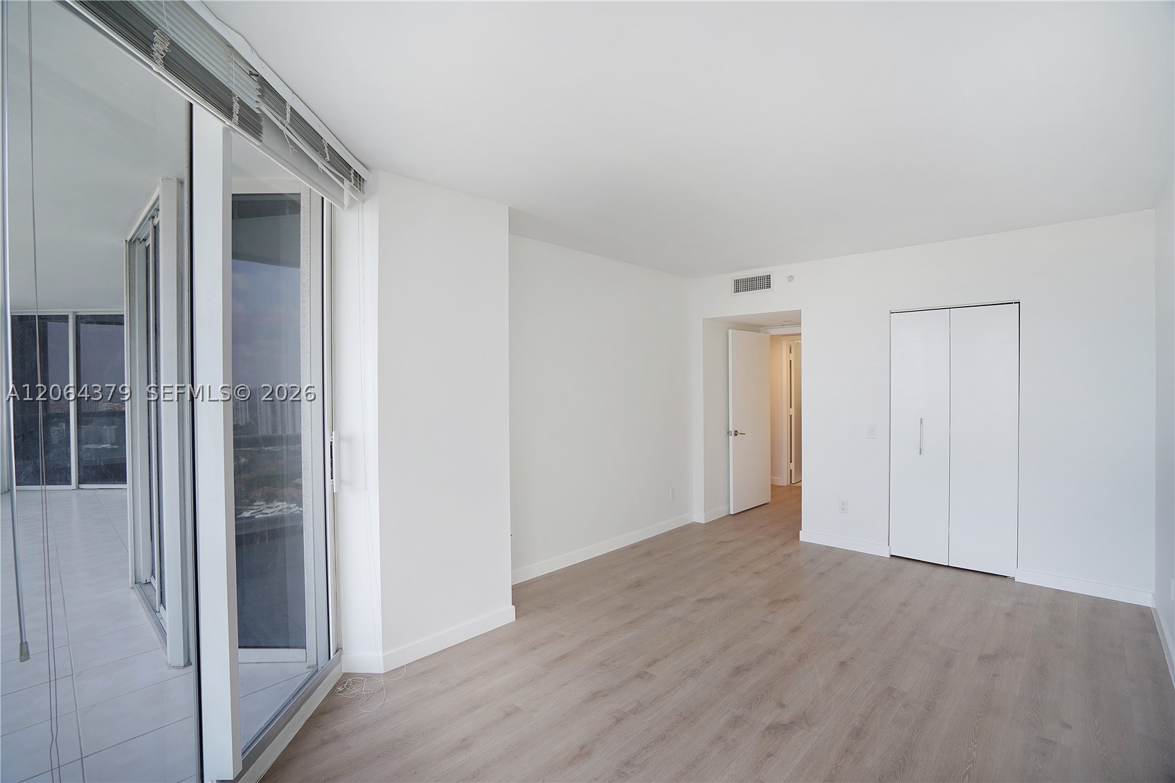 21205 Yacht Club Dr #2604, Aventura FL 33180