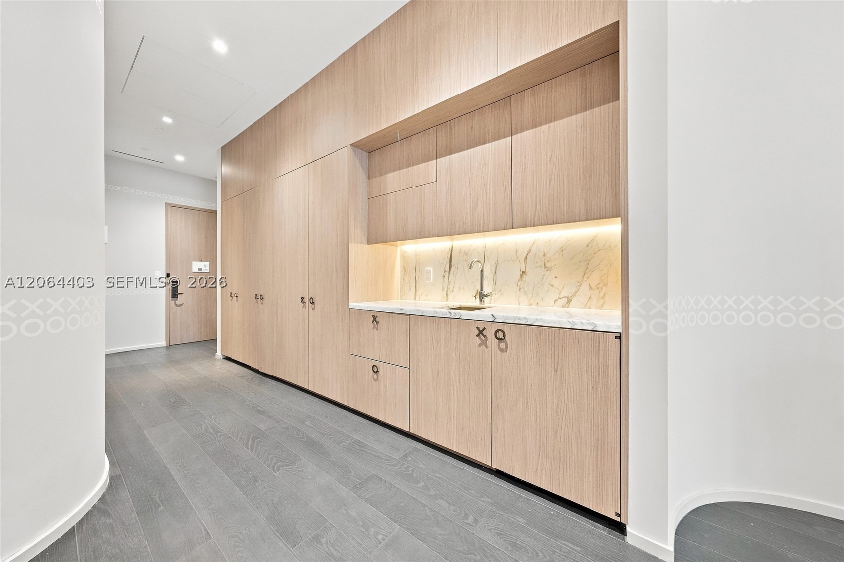 801 S Miami Ave #610, Miami FL 33130
