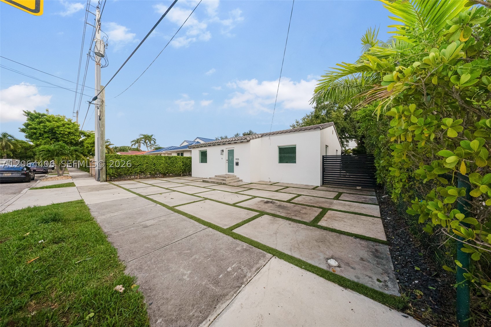 1935 SW 24th Ter, Miami FL 33145