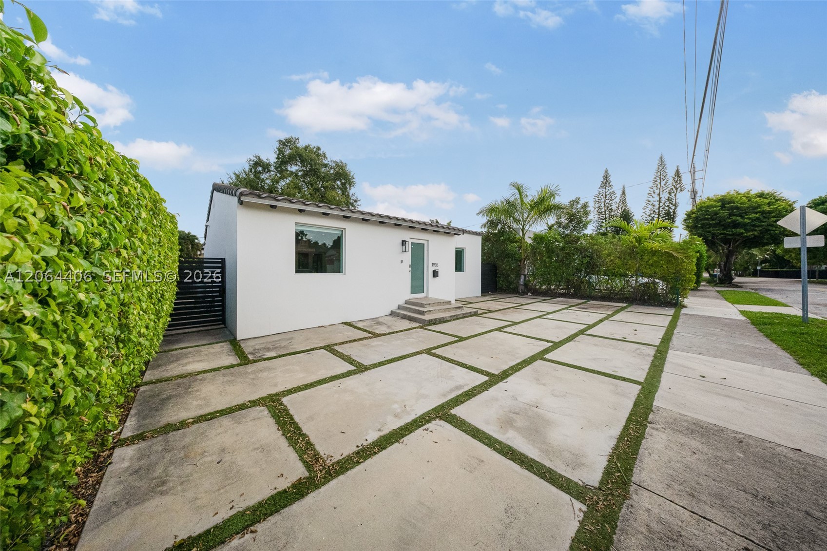 1935 SW 24th Ter, Miami FL 33145